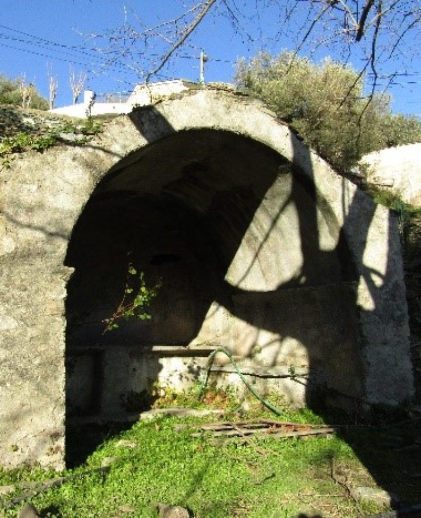 Cure de jouvence : la Fontaine et le Lavoir du hameau de Partine entament leur rajeunissement !