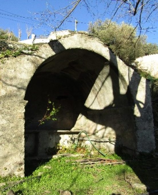 Cure de jouvence : la Fontaine et le Lavoir du hameau de Partine entament leur rajeunissement !