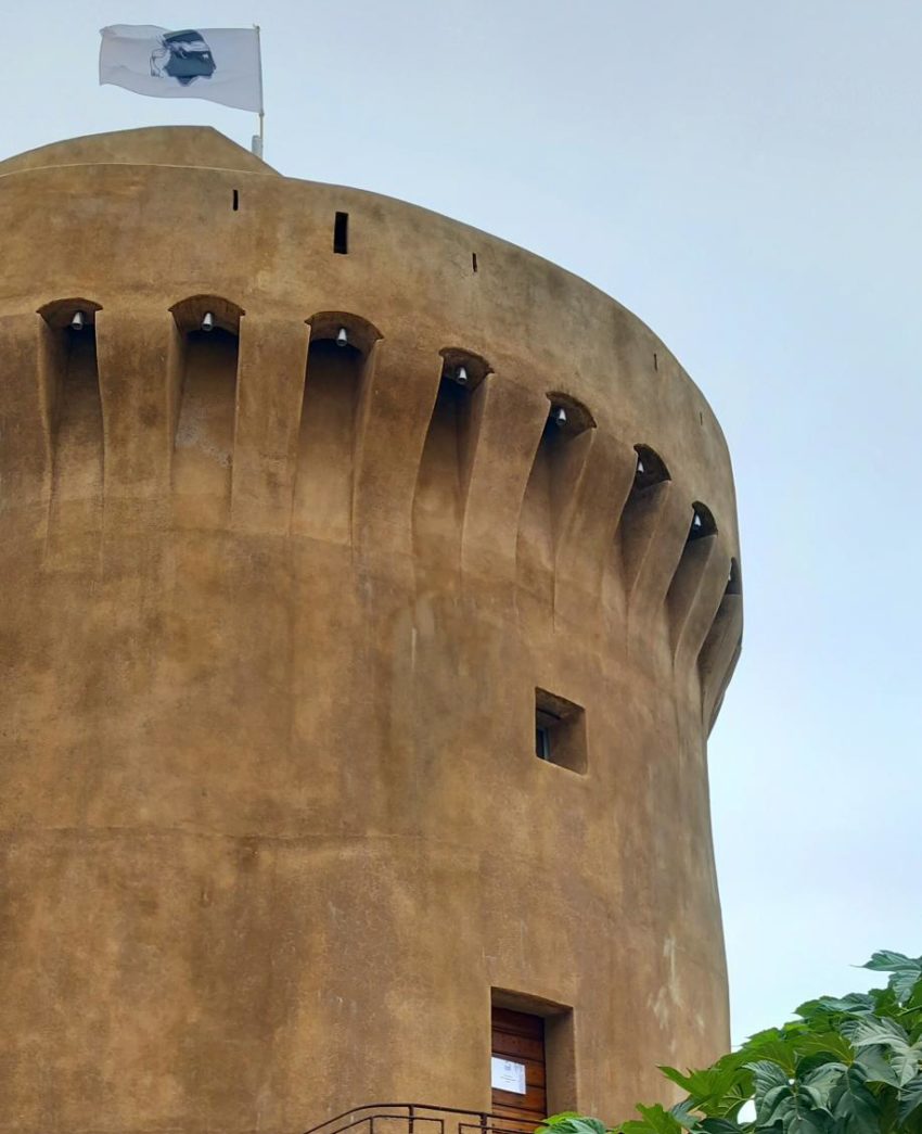 TORRA GHJENUVESE DI MIOMU : partez à la découverte des secrets de l’emblématique Tour de Santa Maria di Lota   